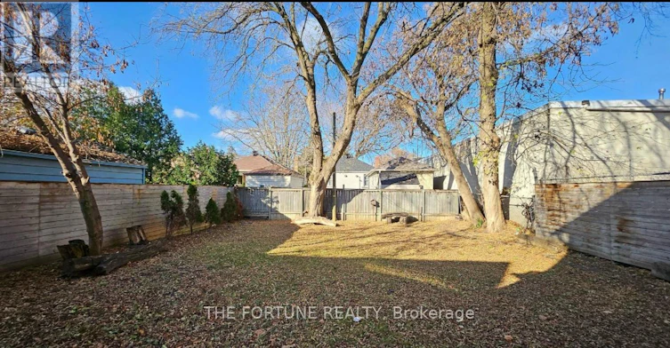 54 Patika Avenue, Toronto, ON, M9N 2E9 - 11