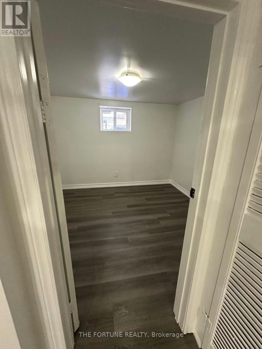 54 Patika Avenue, Toronto, ON, M9N 2E9 - 10