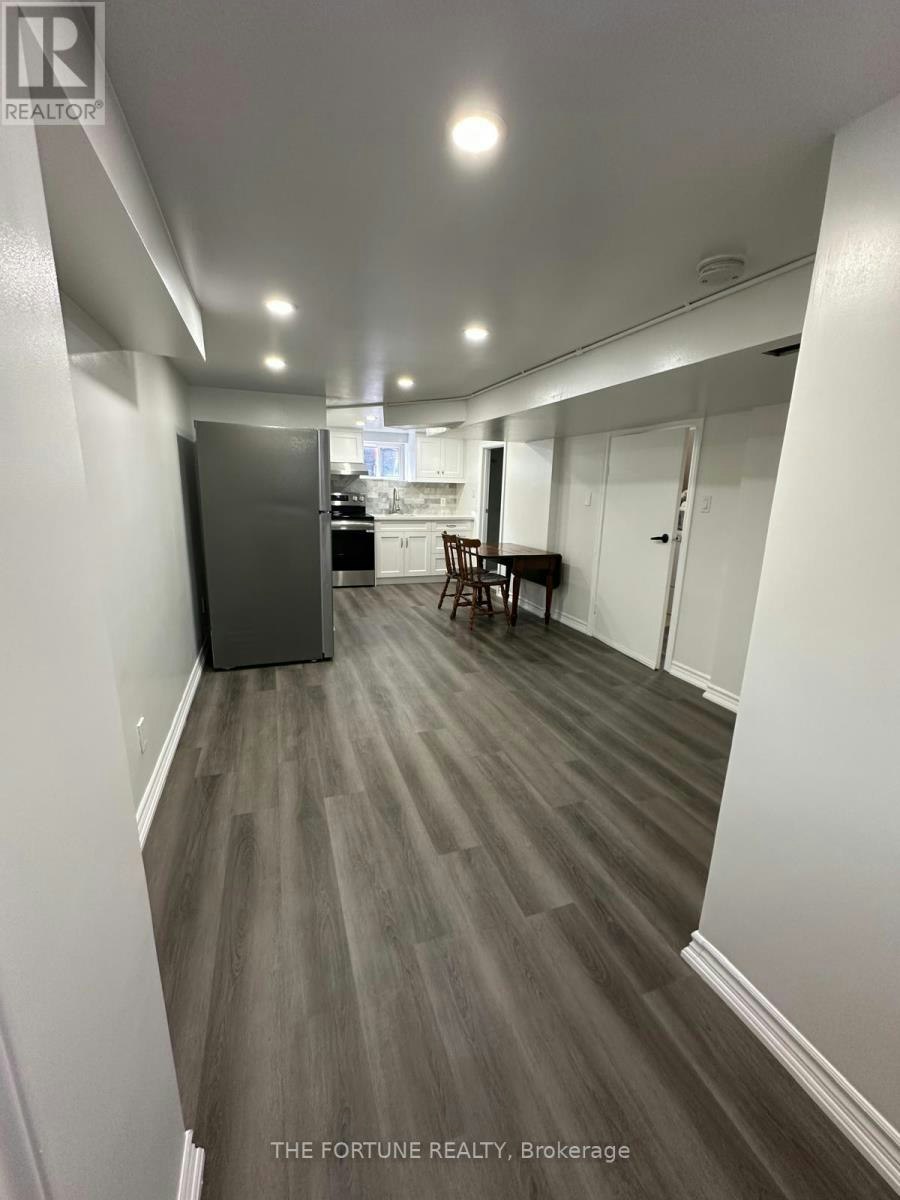 54 Patika Avenue, Toronto, ON, M9N 2E9 - 7