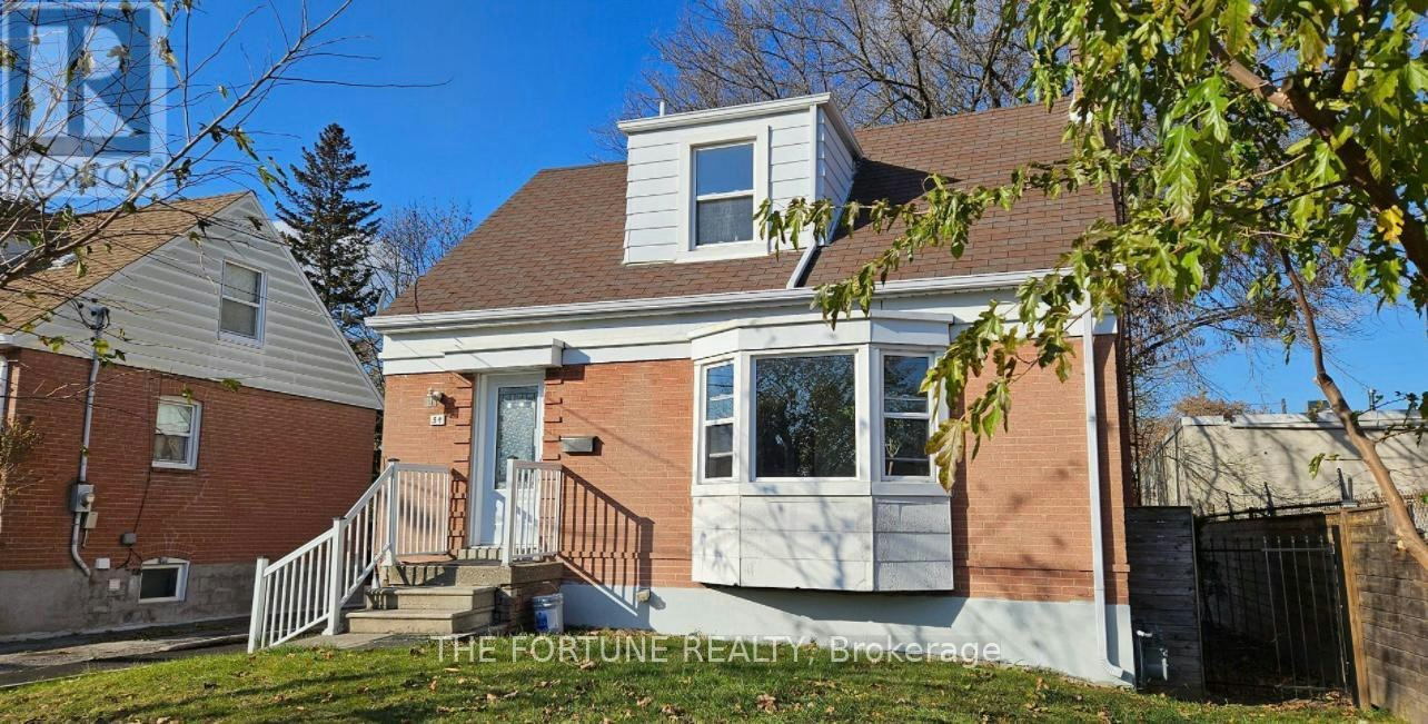 54 Patika Avenue, Toronto, ON, M9N 2E9 - 2