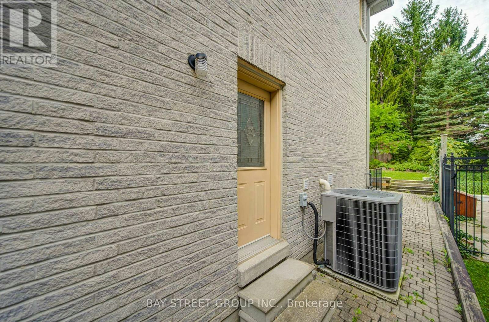 58 Bowan Court, Toronto, ON, M2K 3A7 - 46