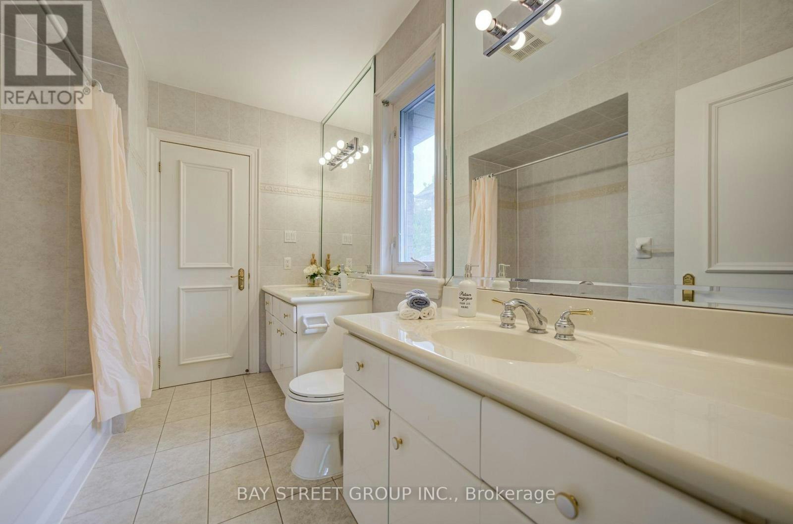 58 Bowan Court, Toronto, ON, M2K 3A7 - 26