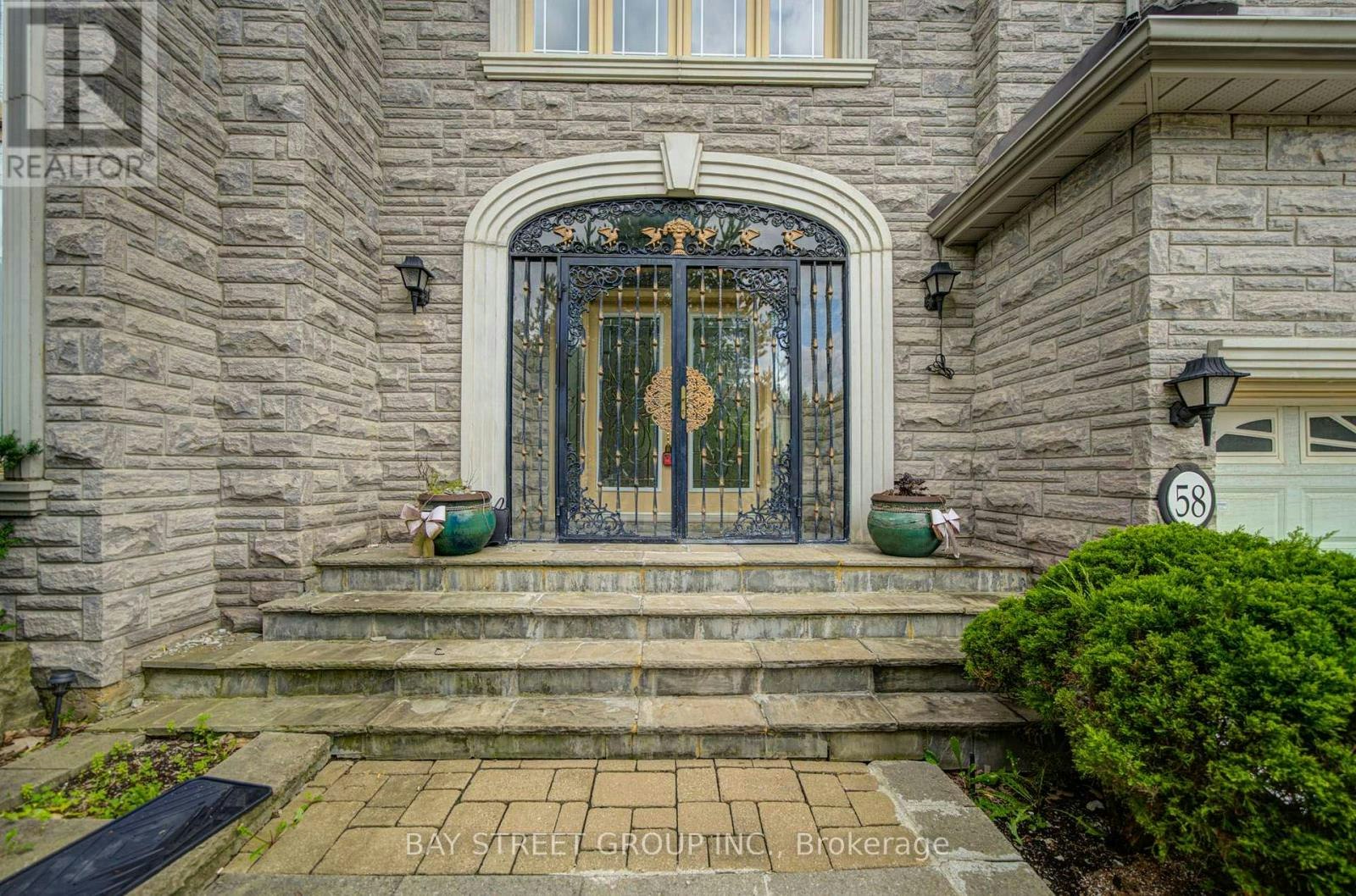 58 Bowan Court, Toronto, ON, M2K 3A7 - 3