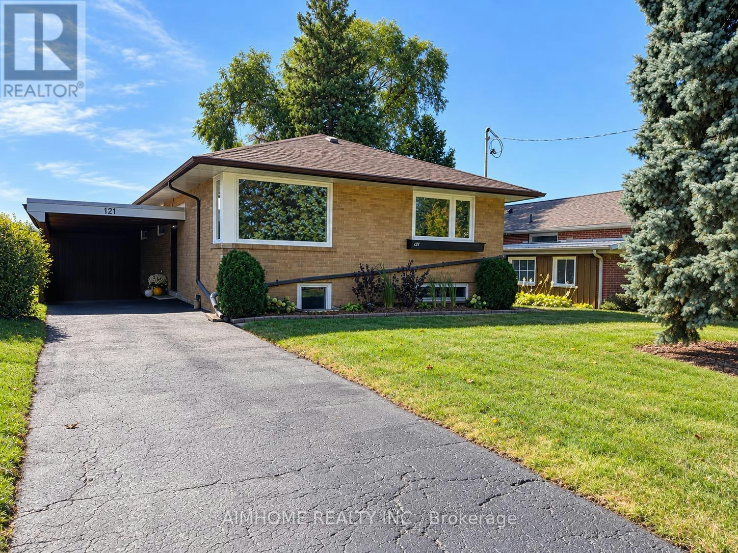 121 Wyndcliff Crescent, Toronto, ON, M4A 2J9