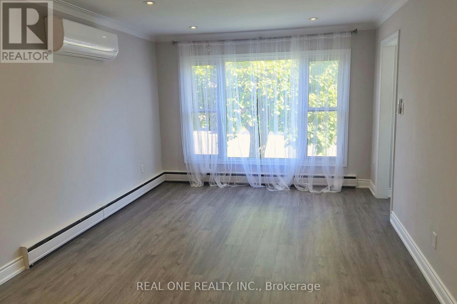 MAIN LEVEL-15 Castille Avenue, Toronto, ON, M1R 2B9 - 7