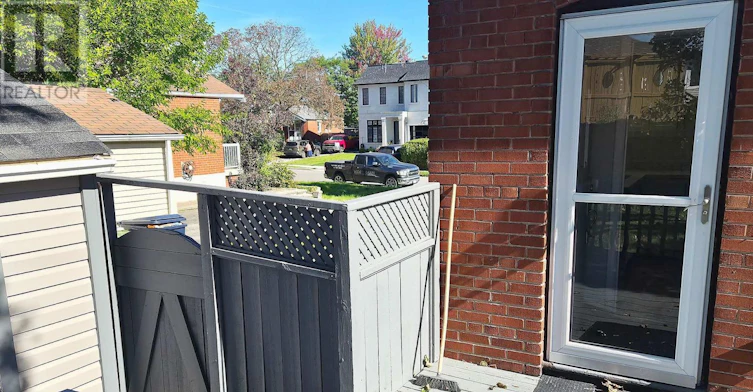 MAIN LEVEL-15 Castille Avenue, Toronto, ON, M1R 2B9 - 26