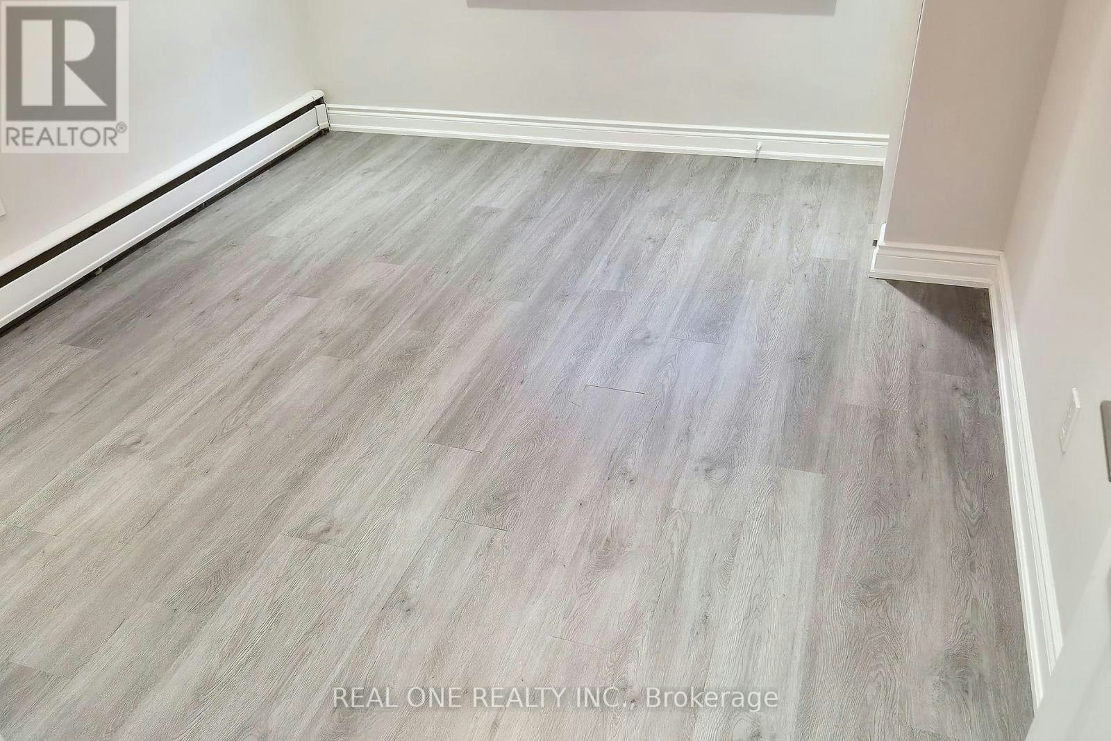 MAIN LEVEL-15 Castille Avenue, Toronto, ON, M1R 2B9 - 15