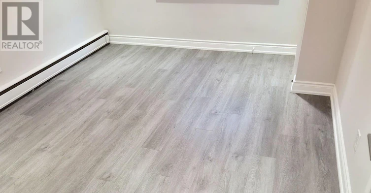 MAIN LEVEL-15 Castille Avenue, Toronto, ON, M1R 2B9 - 15