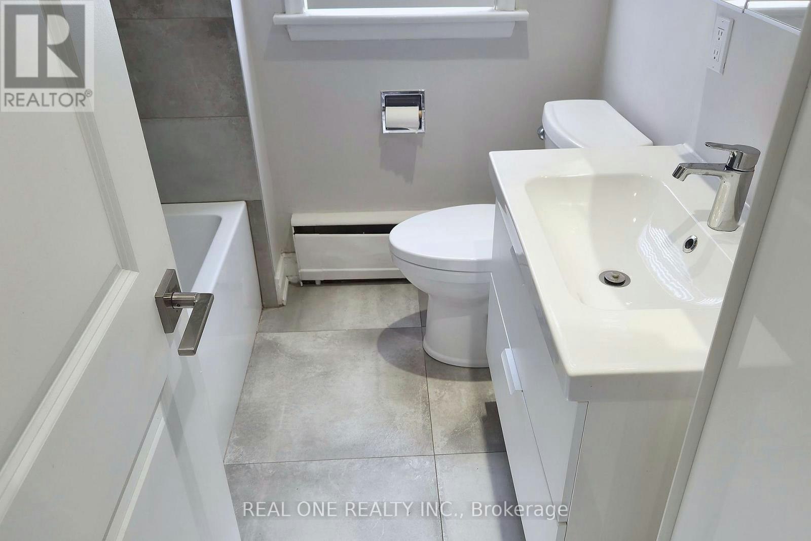 MAIN LEVEL-15 Castille Avenue, Toronto, ON, M1R 2B9 - 18