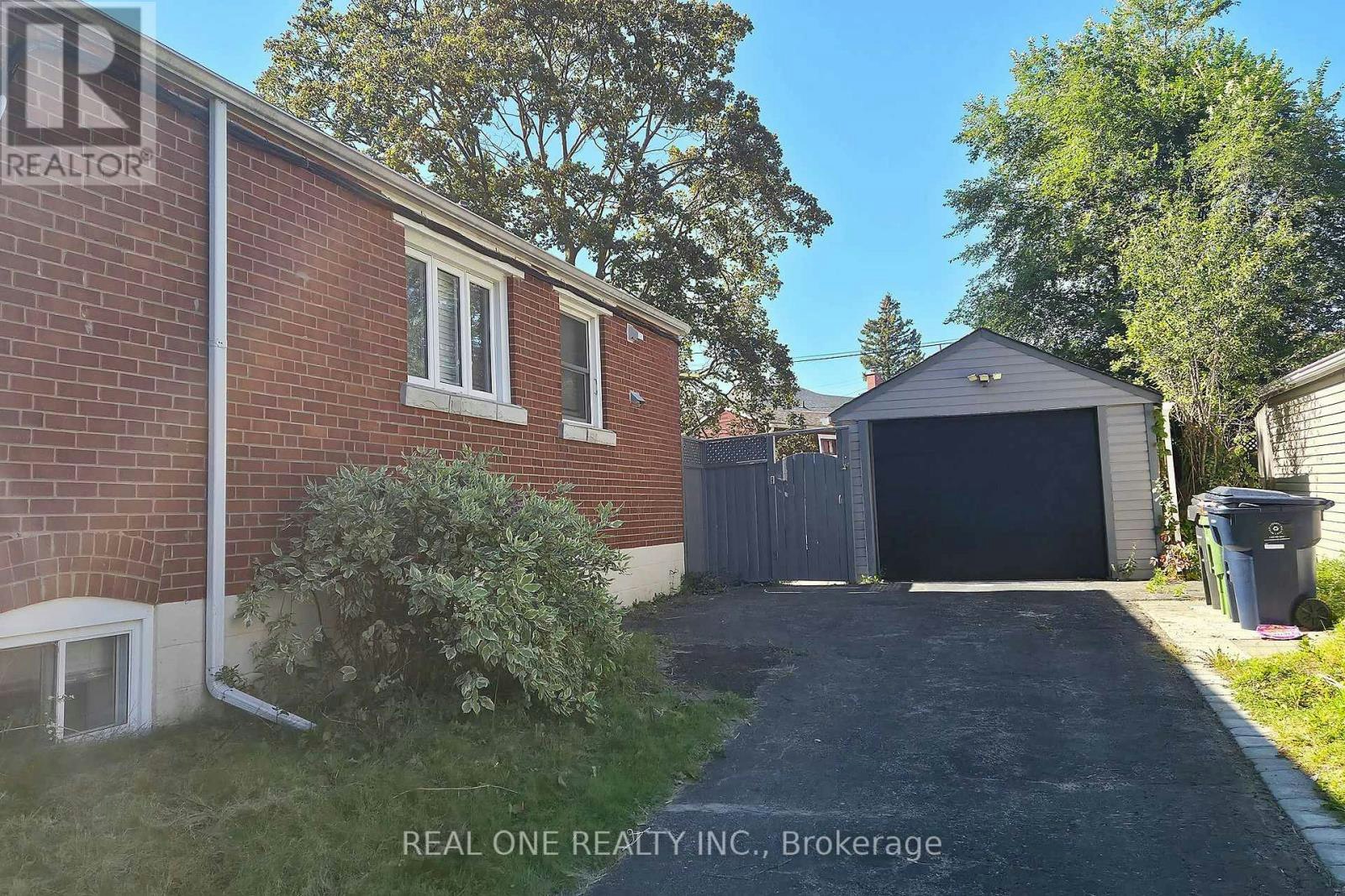 MAIN LEVEL-15 Castille Avenue, Toronto, ON, M1R 2B9 - 5