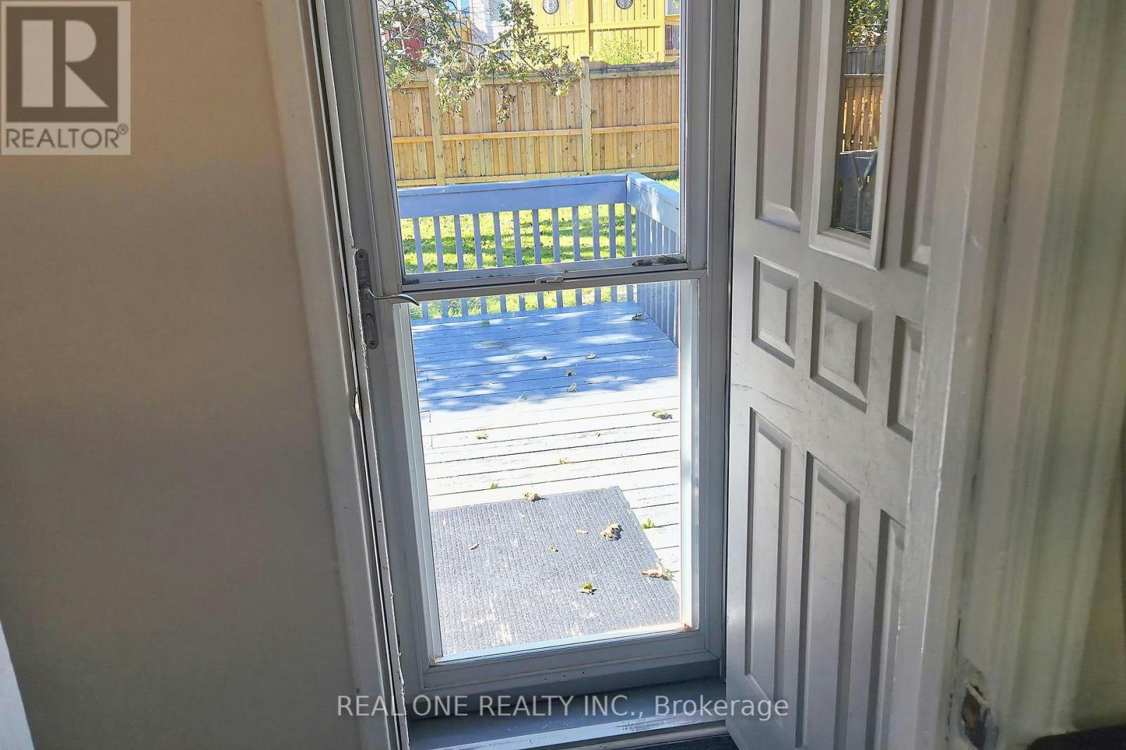MAIN LEVEL-15 Castille Avenue, Toronto, ON, M1R 2B9 - 25