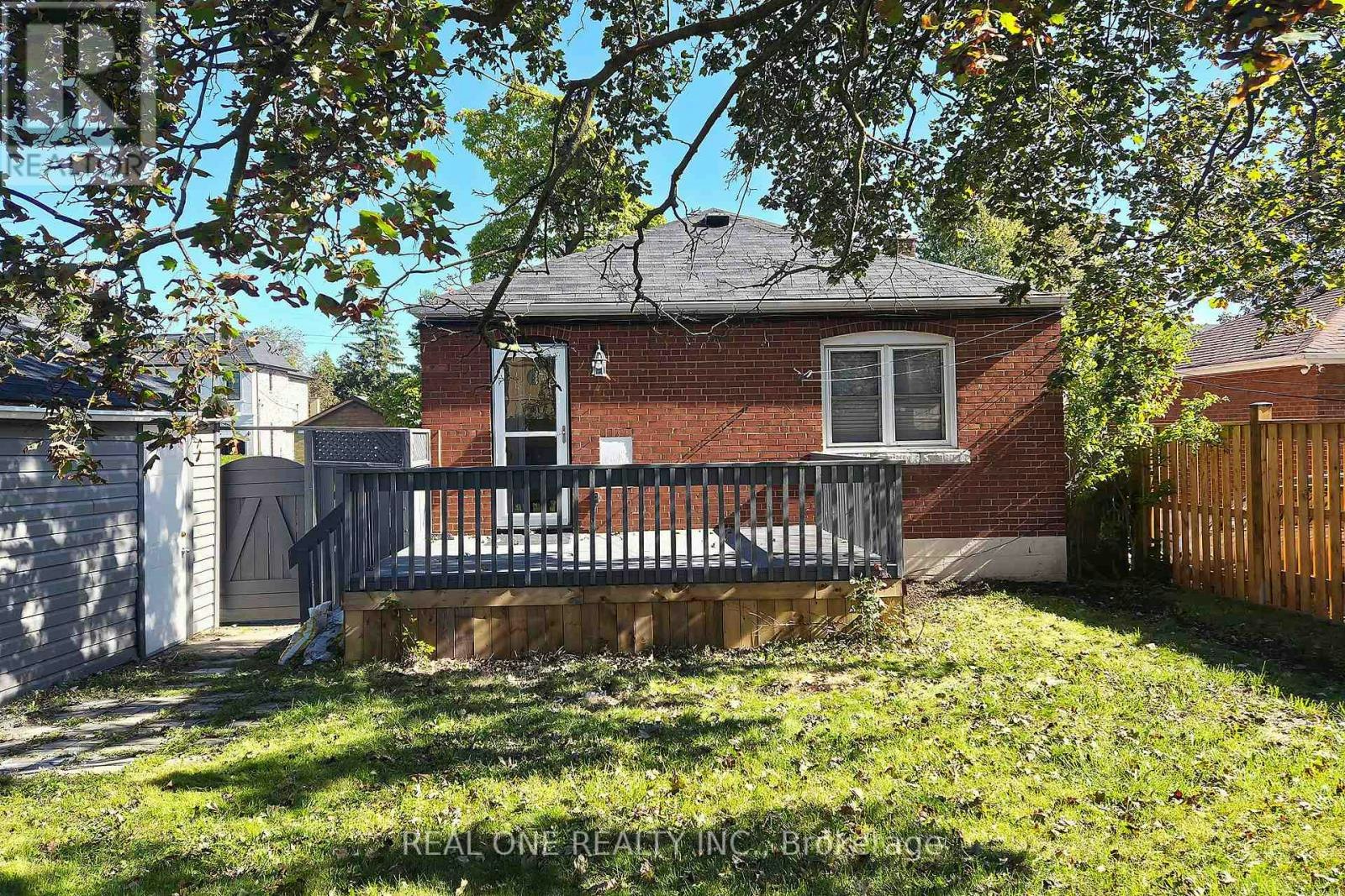 MAIN LEVEL-15 Castille Avenue, Toronto, ON, M1R 2B9 - 29