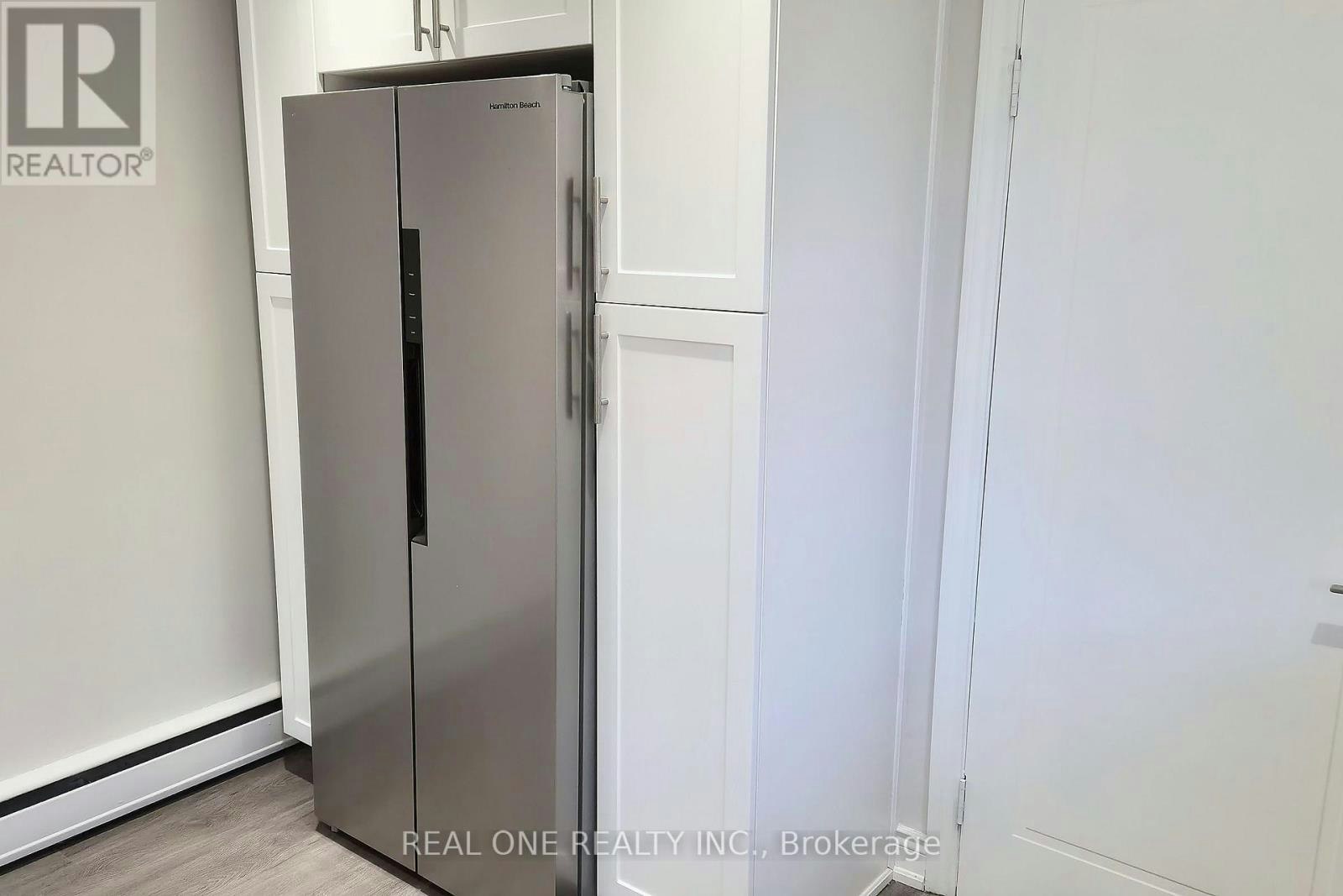 MAIN LEVEL-15 Castille Avenue, Toronto, ON, M1R 2B9 - 13