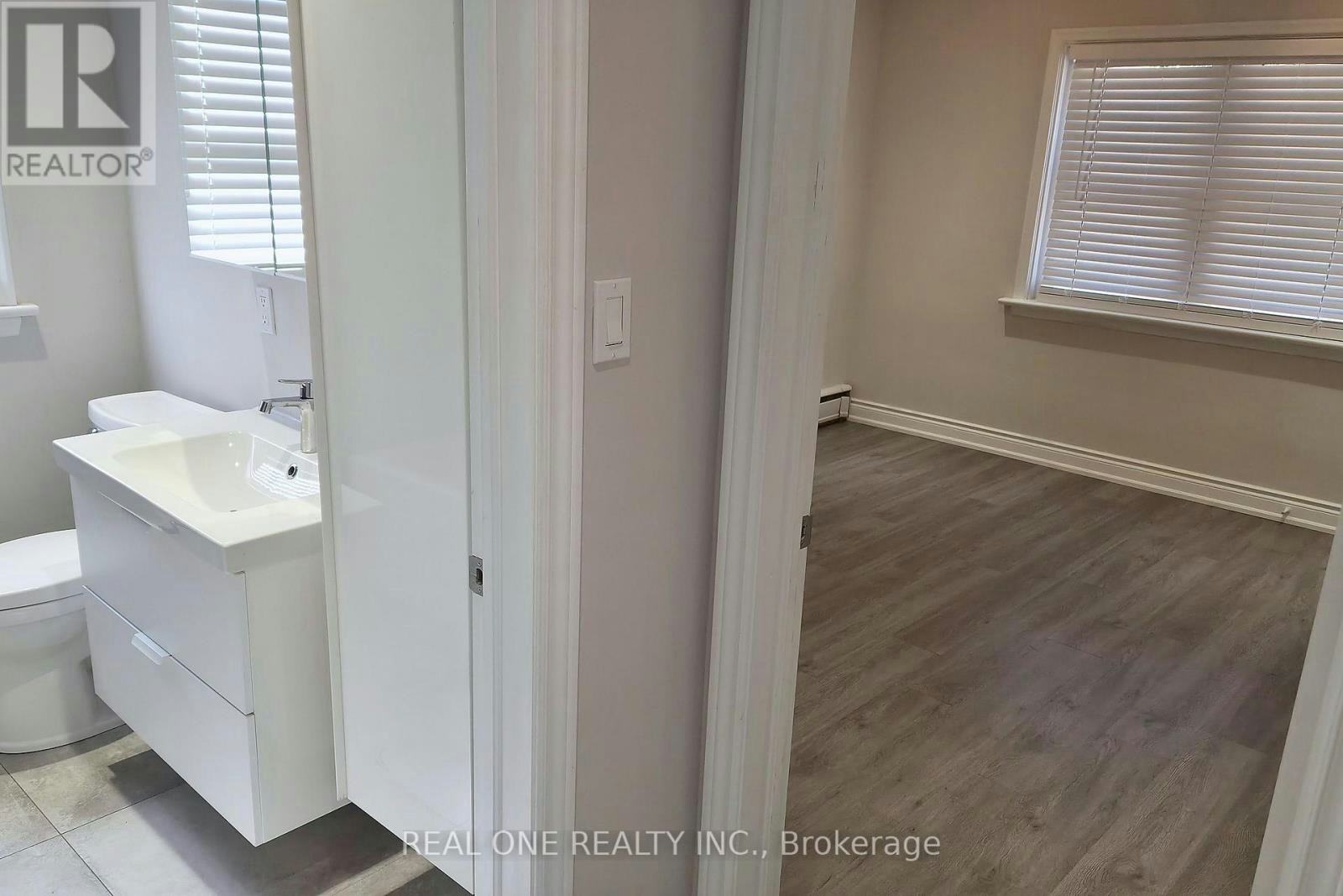 MAIN LEVEL-15 Castille Avenue, Toronto, ON, M1R 2B9 - 23