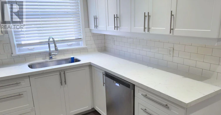 MAIN LEVEL-15 Castille Avenue, Toronto, ON, M1R 2B9 - 11