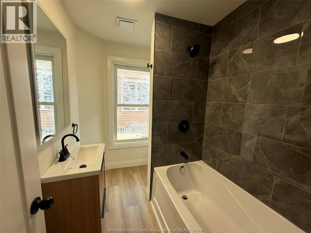 2-643 Pierre, Windsor, ON, N9A 2K3 - 2