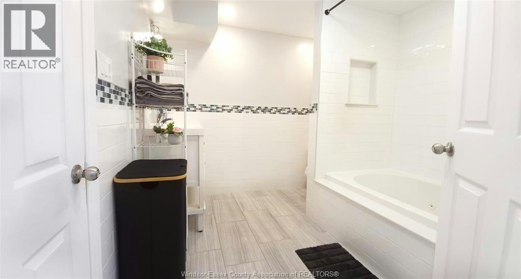 LOWER-265 Geraldine Crescent, Windsor, ON, N9E 4M8 - 13