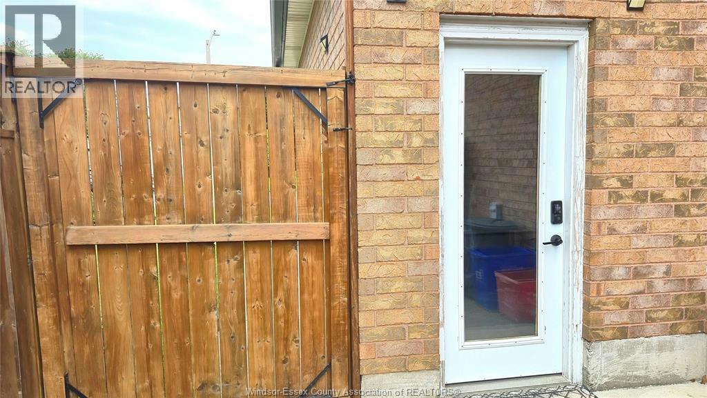 LOWER-265 Geraldine Crescent, Windsor, ON, N9E 4M8 - 2