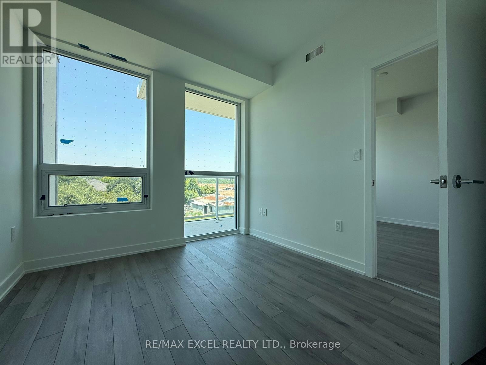 330-1005 Dundas Street E, Oakville, ON, L6H 8C7 - 10