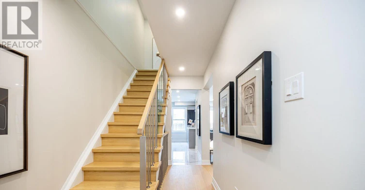 4094 Teakwood Drive, Mississauga, ON, L5C 3L6 - 2