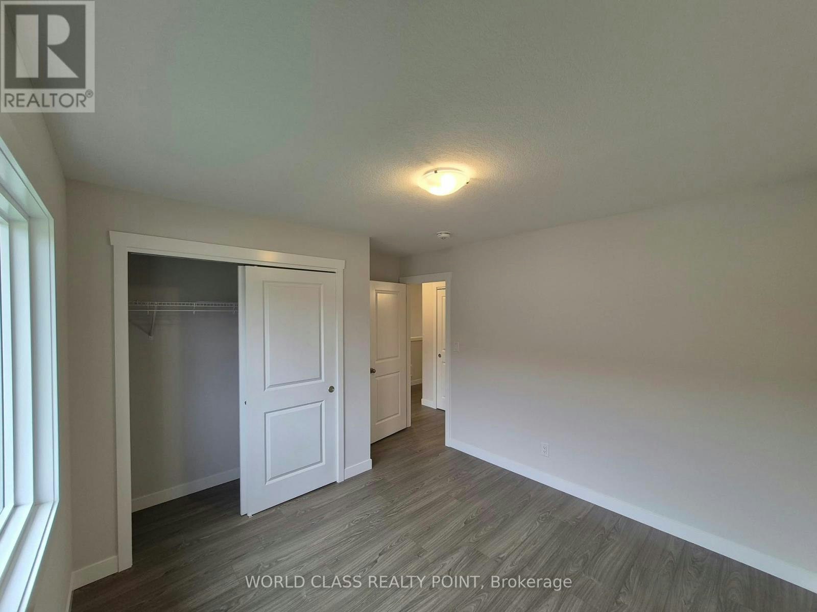 8 Beverly Street, Springwater, ON, L0L 1P0 - 7