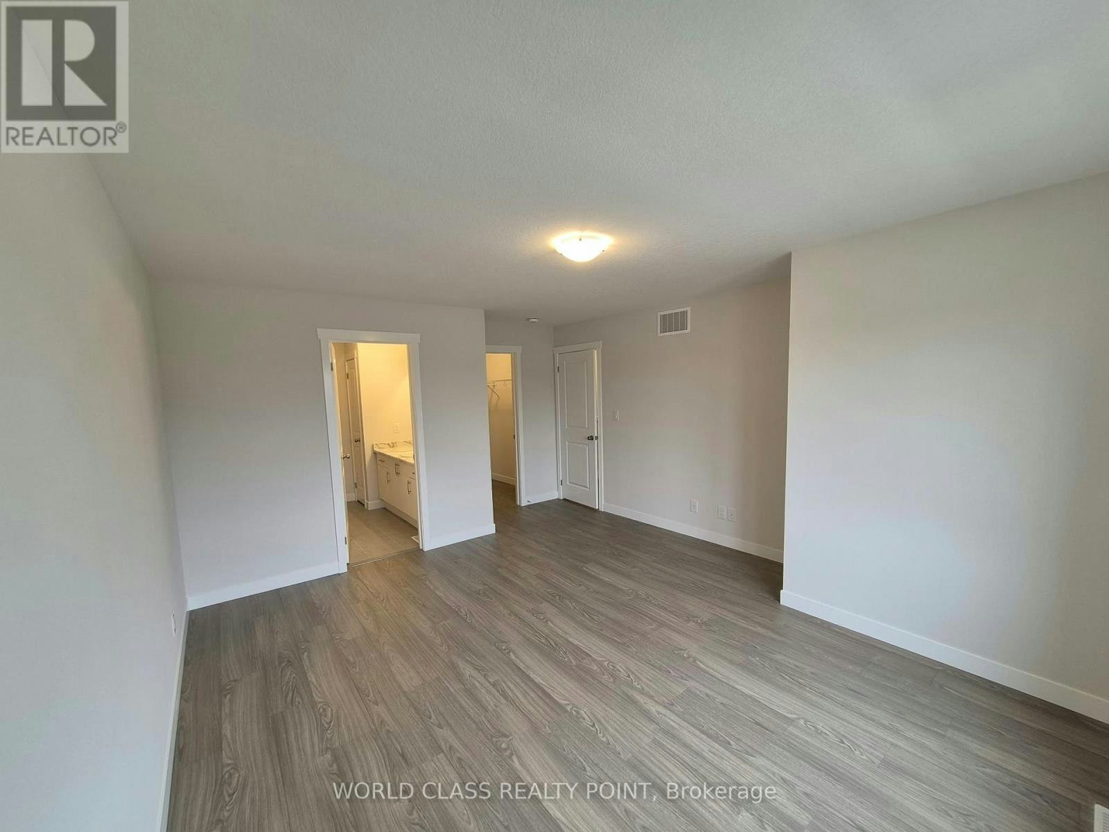 8 Beverly Street, Springwater, ON, L0L 1P0 - 10
