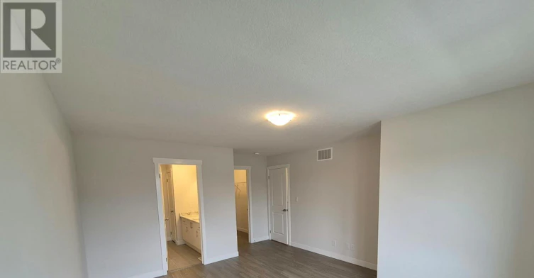 8 Beverly Street, Springwater, ON, L0L 1P0 - 10