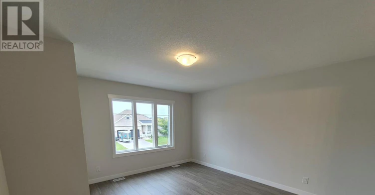 8 Beverly Street, Springwater, ON, L0L 1P0 - 29