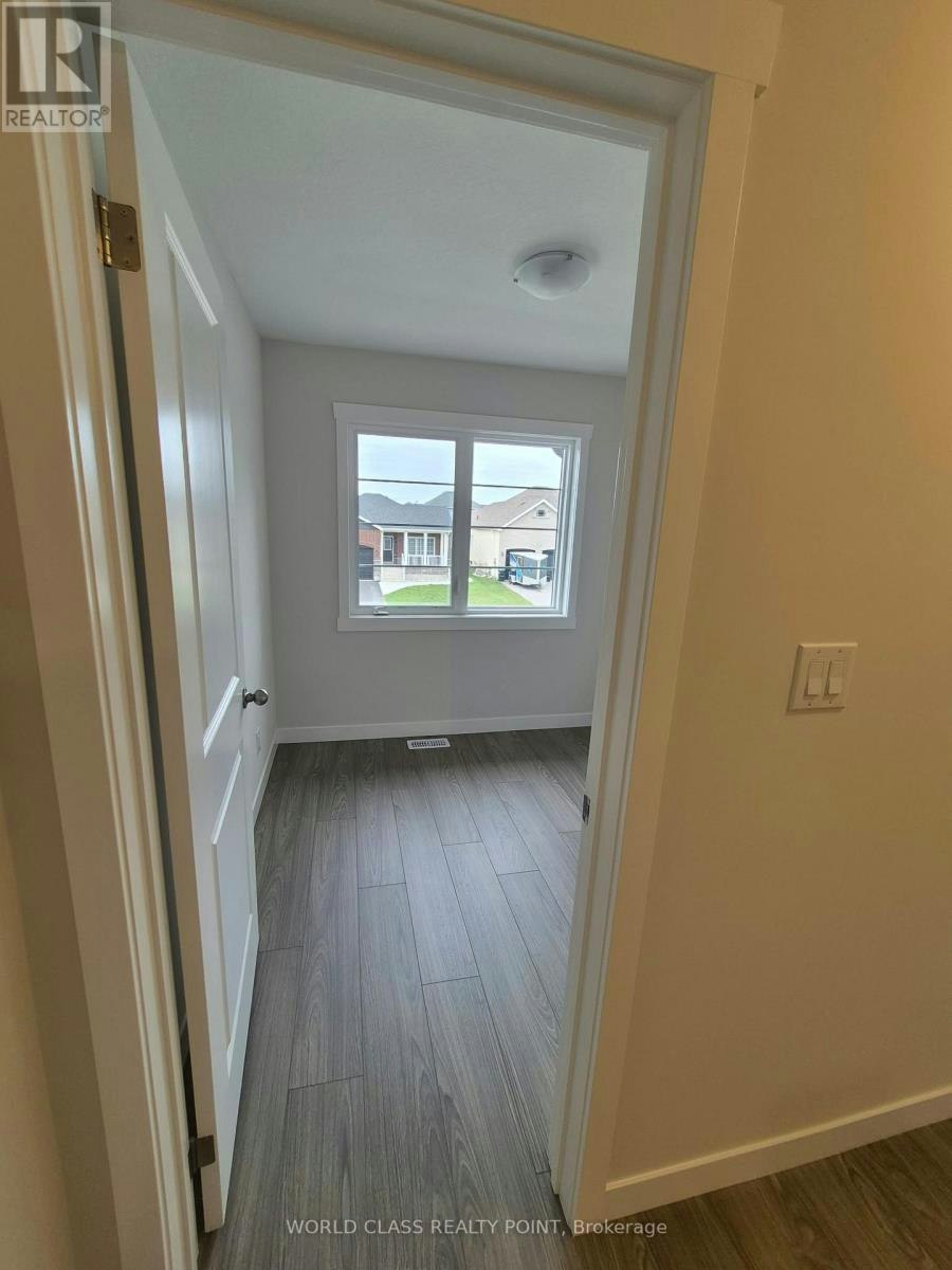 8 Beverly Street, Springwater, ON, L0L 1P0 - 24