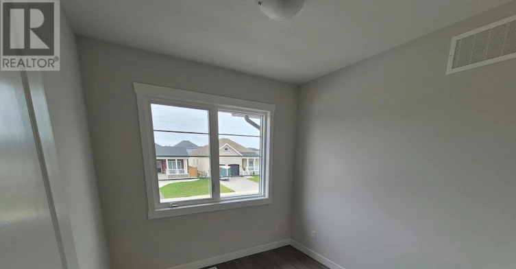 8 Beverly Street, Springwater, ON, L0L 1P0 - 4