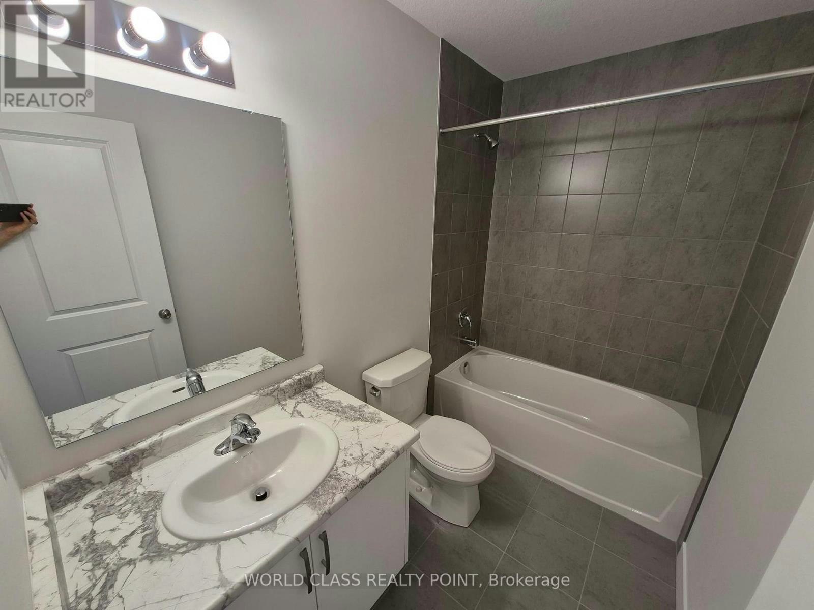 8 Beverly Street, Springwater, ON, L0L 1P0 - 30