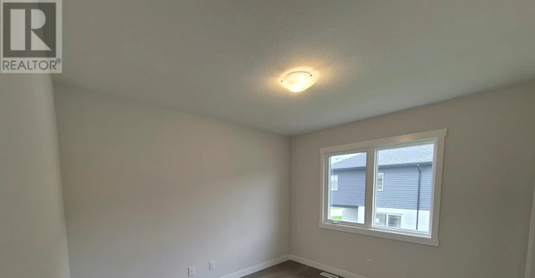8 Beverly Street, Springwater, ON, L0L 1P0 - 9