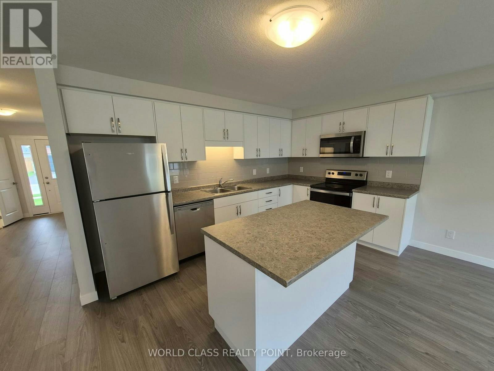 8 Beverly Street, Springwater, ON, L0L 1P0 - 32