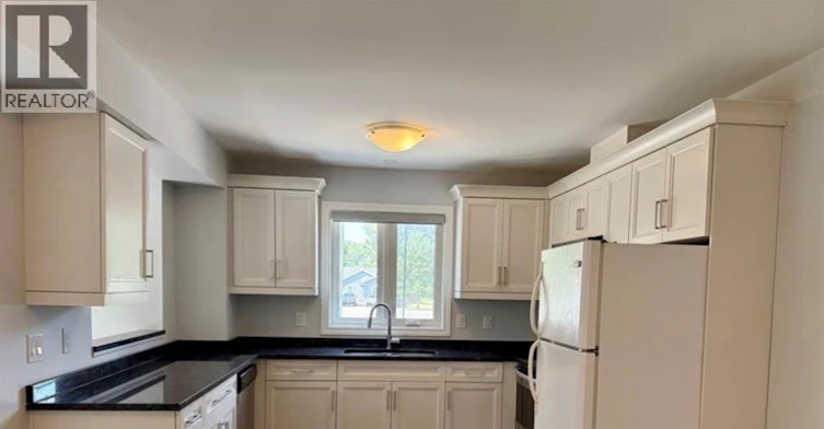 4-204 Beechwood Drive, Lakeshore, ON, N0R 1A0 - 4