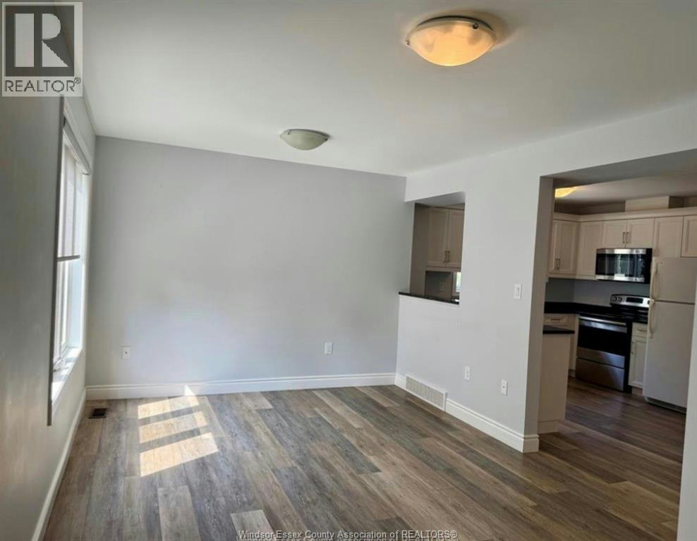 4-204 Beechwood Drive, Lakeshore, ON, N0R 1A0 - 2