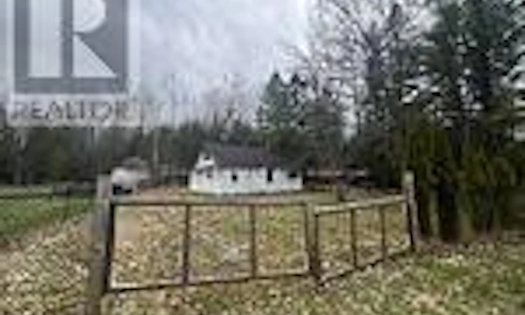 8 Christidis Drive