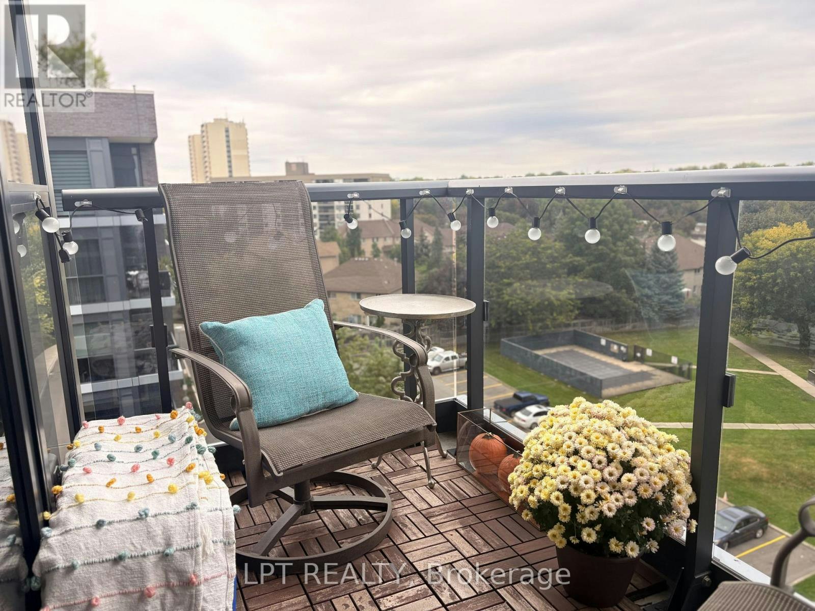 709-10 Gibbs Road, Toronto, ON, M9B 0E2