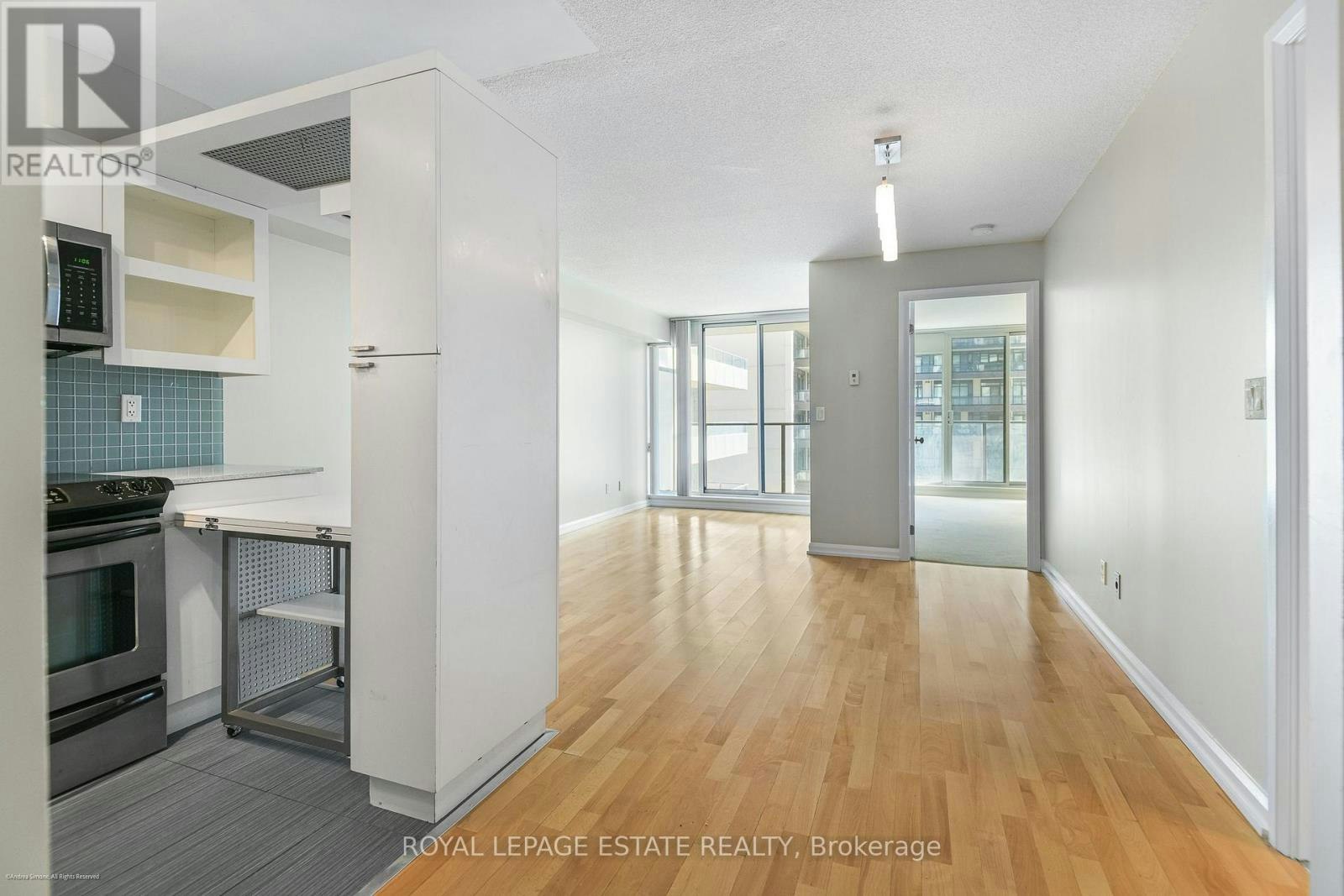 938-111 Elizabeth Street, Toronto, ON, M5G 1P7 - 3