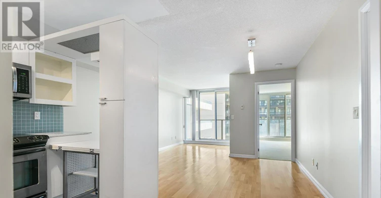 938-111 Elizabeth Street, Toronto, ON, M5G 1P7 - 3