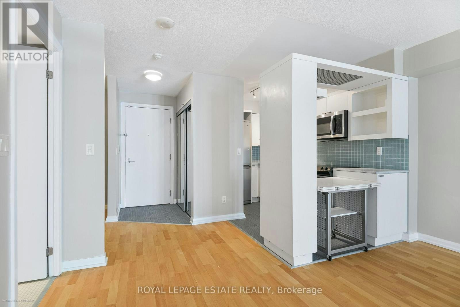 938-111 Elizabeth Street, Toronto, ON, M5G 1P7 - 4