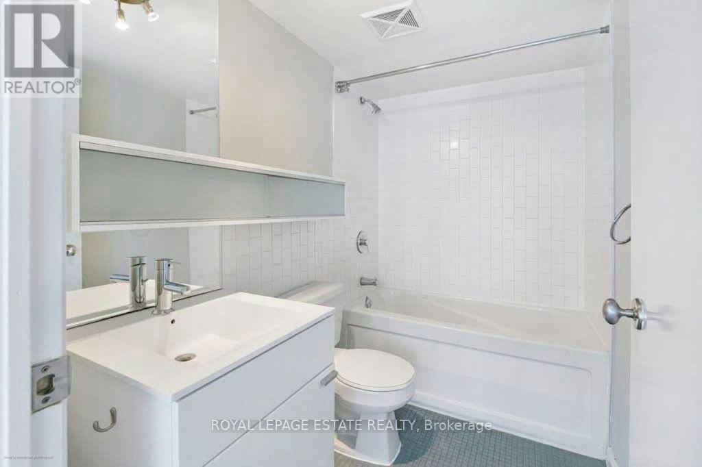 938-111 Elizabeth Street, Toronto, ON, M5G 1P7 - 17