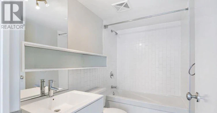 938-111 Elizabeth Street, Toronto, ON, M5G 1P7 - 17
