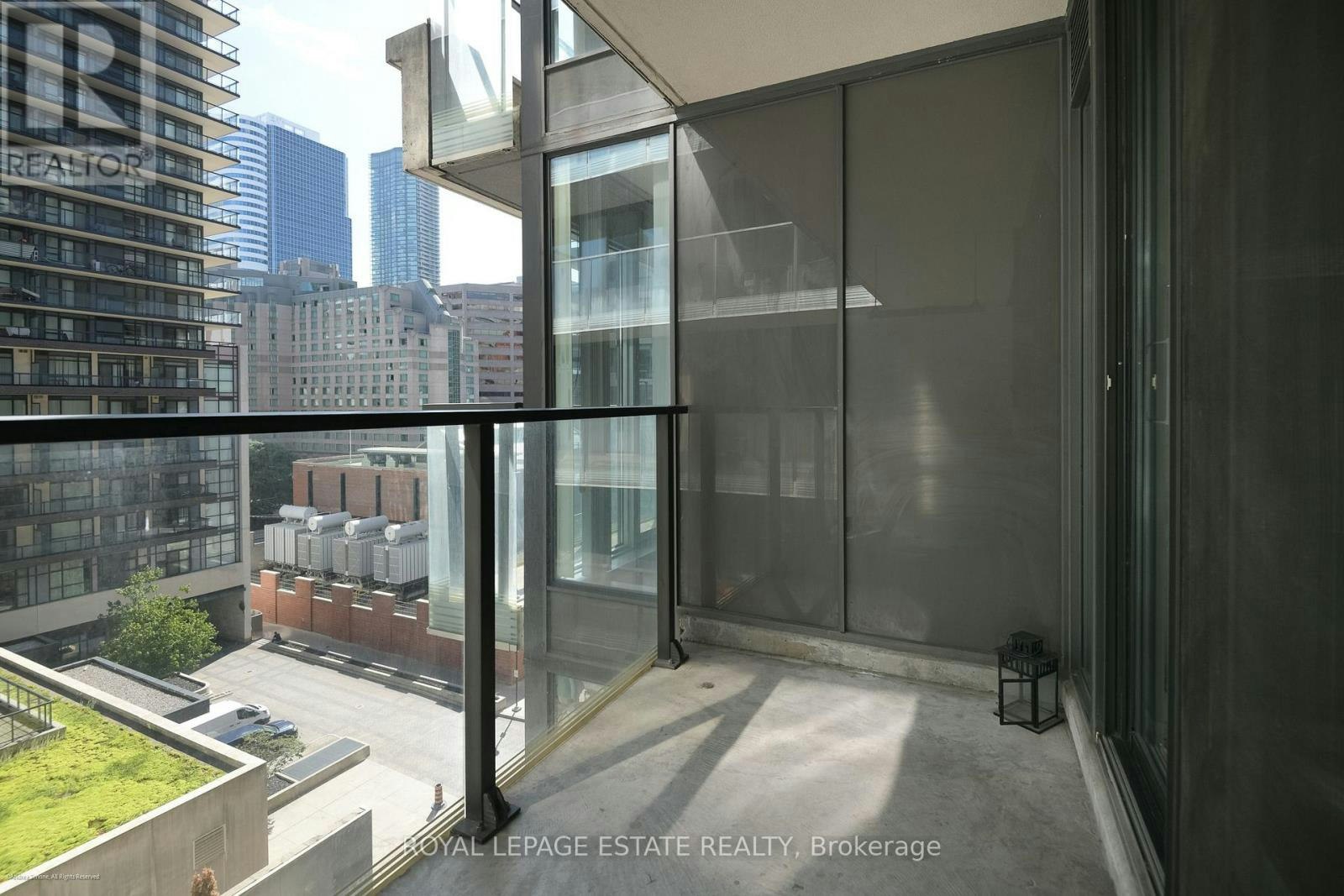 938-111 Elizabeth Street, Toronto, ON, M5G 1P7 - 18