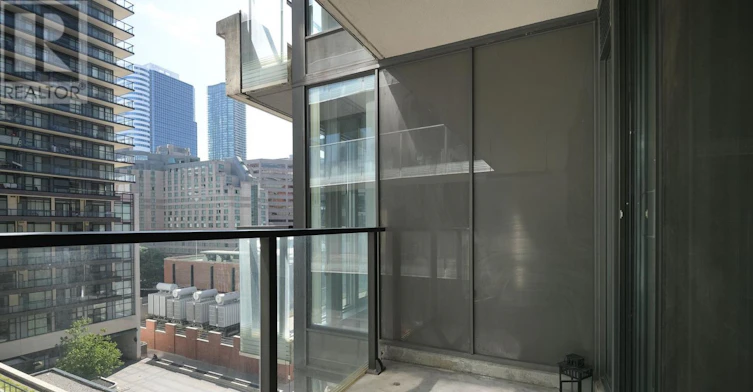 938-111 Elizabeth Street, Toronto, ON, M5G 1P7 - 18