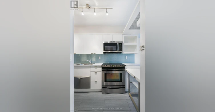 938-111 Elizabeth Street, Toronto, ON, M5G 1P7 - 6