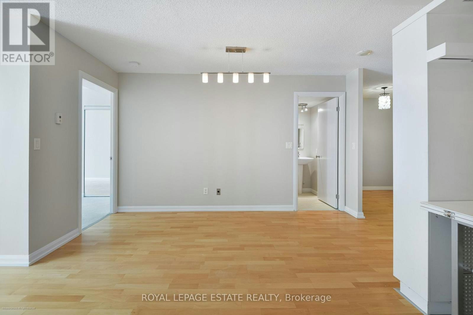 938-111 Elizabeth Street, Toronto, ON, M5G 1P7 - 8