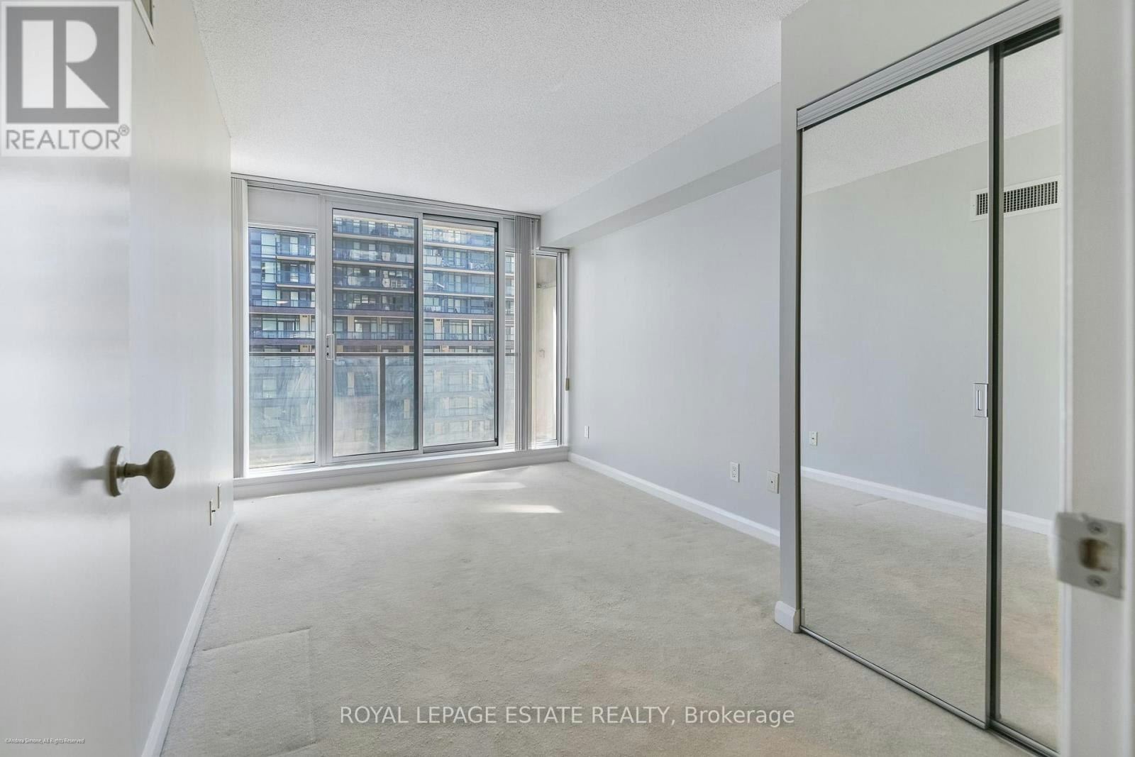 938-111 Elizabeth Street, Toronto, ON, M5G 1P7 - 15