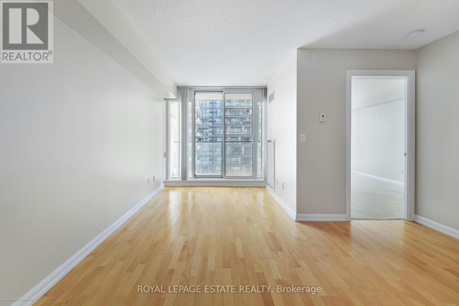 938-111 Elizabeth Street, Toronto, ON, M5G 1P7 - 12