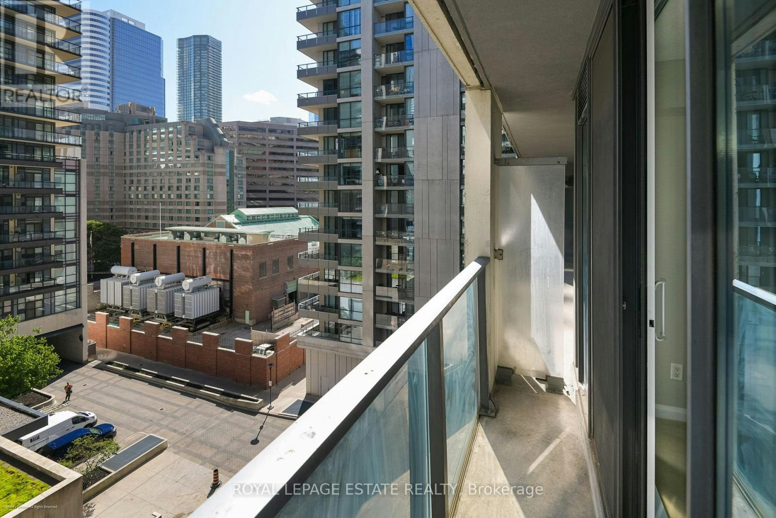 938-111 Elizabeth Street, Toronto, ON, M5G 1P7 - 19