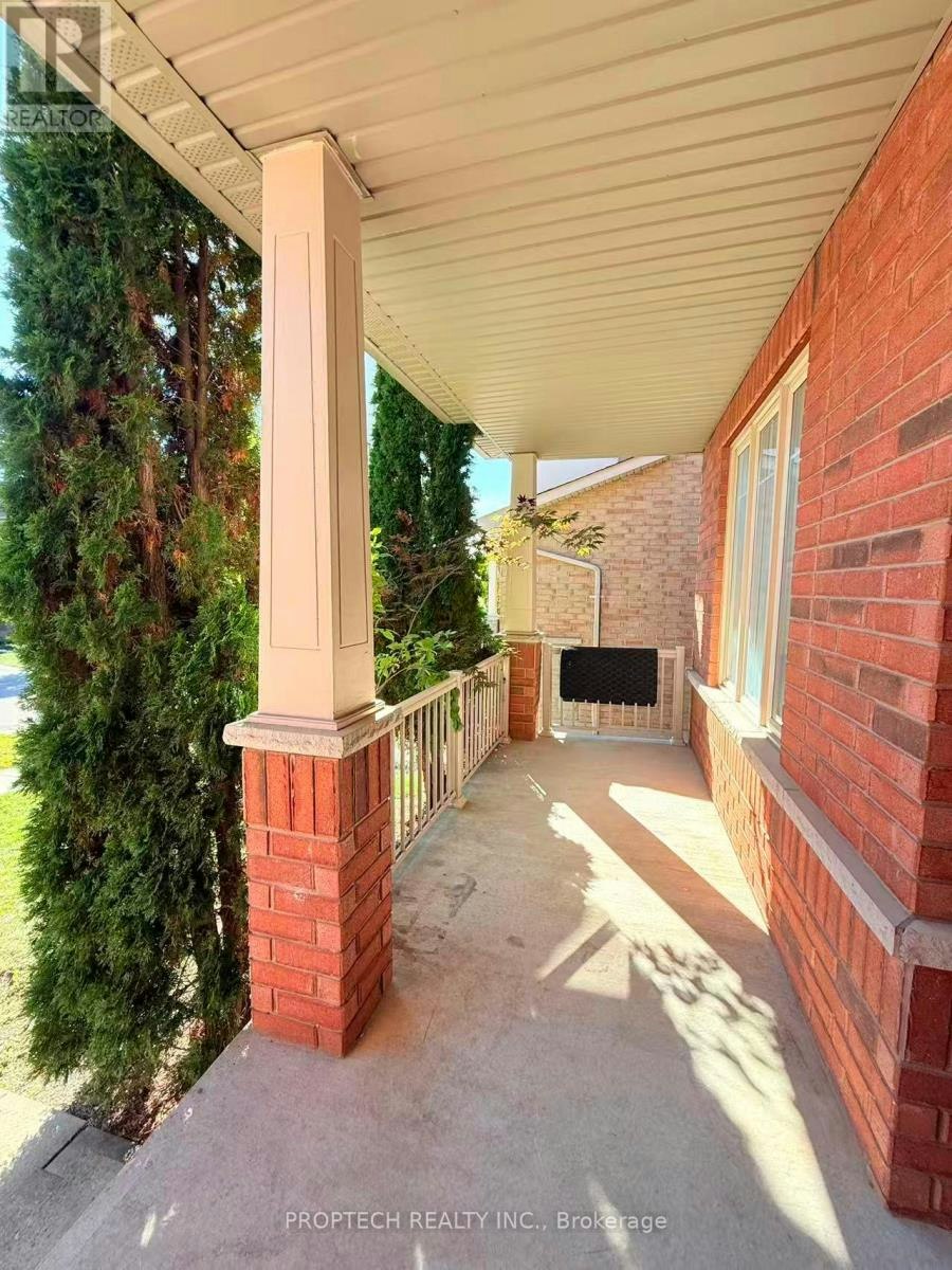 61 Braehead Drive, Richmond Hill, ON, L4E 0B2 - 3